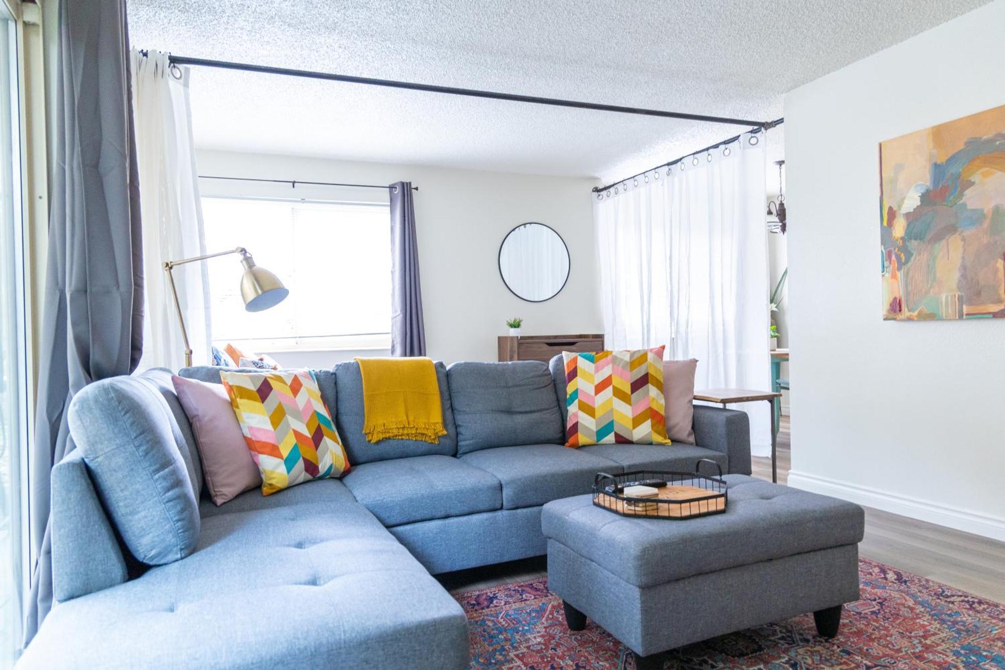 King Bed + Studio! Free Parking, Patio, Wfh Space! Seattle Eksteriør billede