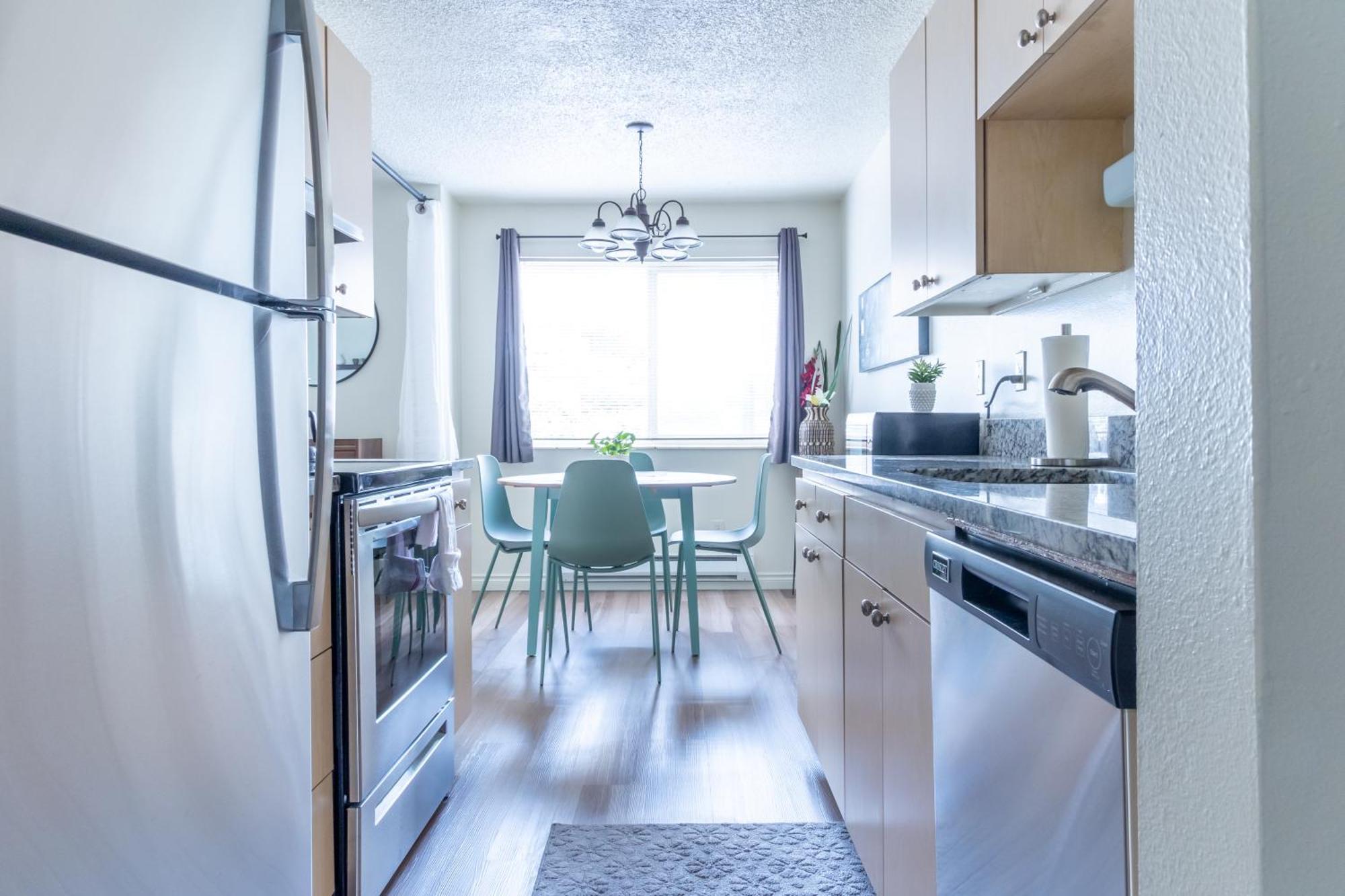 King Bed + Studio! Free Parking, Patio, Wfh Space! Seattle Eksteriør billede